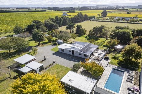 Photo of property in 1 Grey Street, Martinborough, 5711