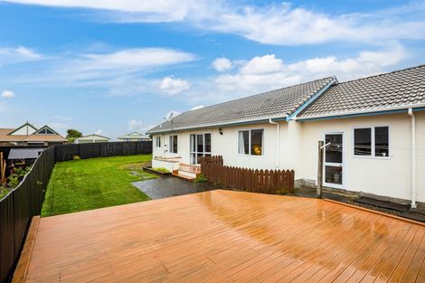 Photo of property in 2 Coventry Close, Ascot Park, Porirua, 5024