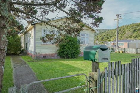 Photo of property in 11 Geraldine Street, Greymouth, 7805