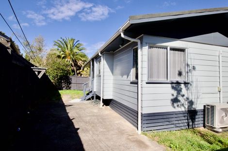 Photo of property in 64 Borich Road, Sunnyvale, Auckland, 0612
