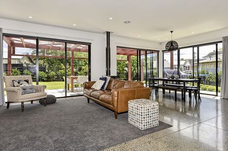 Photo of property in 44a Taikata Road, Te Atatu Peninsula, Auckland, 0610