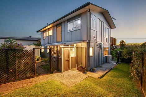 Photo of property in 29 Melandra Road, Stanmore Bay, Whangaparaoa, 0932
