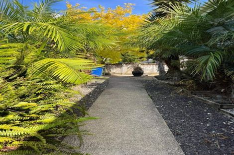 Photo of property in 57 Holmes Drive South, Massey, Auckland, 0614