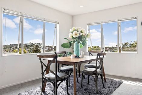 Photo of property in 190 Sunnynook Road, Totara Vale, Auckland, 0627