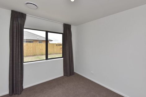 Photo of property in 20 Foxbridge Lane, Conifer Grove, Takanini, 2112