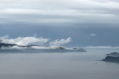 Photo of property in 17 Promontory Crescent, Newlands, Wellington, 6037