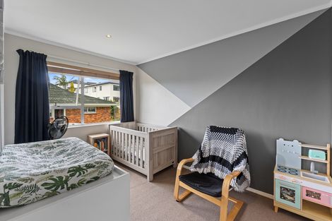 Photo of property in 2/31 Pakira Avenue, Glendene, Auckland, 0602