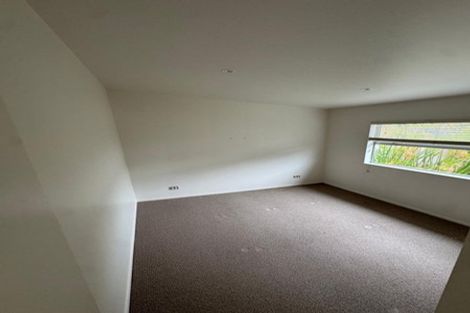 Photo of property in 8a Glenfield Road, Birkenhead, Auckland, 0626