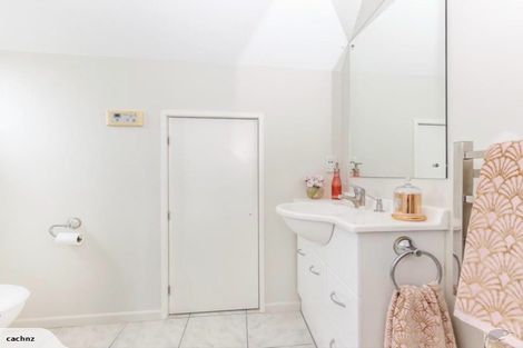 Photo of property in 13 Mallard Grove, Churton Park, Wellington, 6037