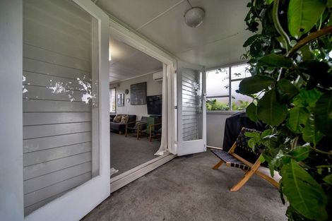 Photo of property in 37 Reid Avenue, Hawera, 4610