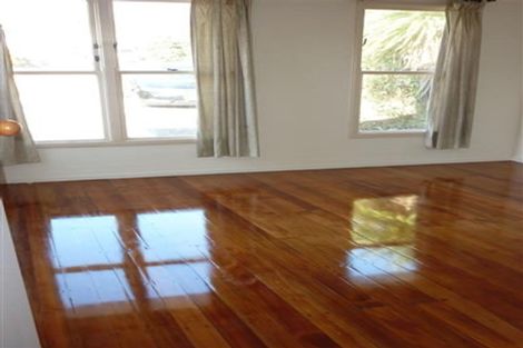 Photo of property in 8 Serjeant Street, Henderson, Auckland, 0612