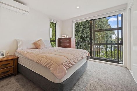 Photo of property in 4a Montmere Avenue, Te Atatu Peninsula, Auckland, 0610