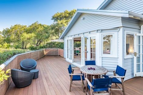 Photo of property in 6 Bank Road, Northland, Wellington, 6012