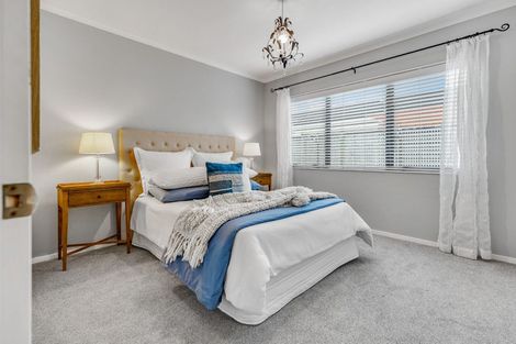 Photo of property in 11 Huntaway Lane, Te Atatu Peninsula, Auckland, 0610