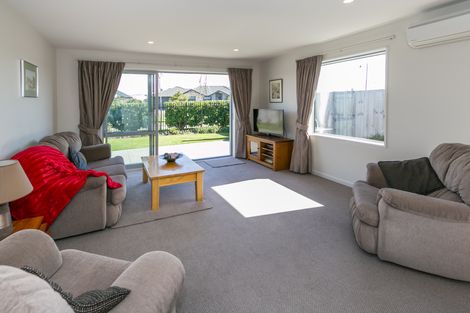 Photo of property in 7 Dunaverty Place, Broomfield, Christchurch, 8042