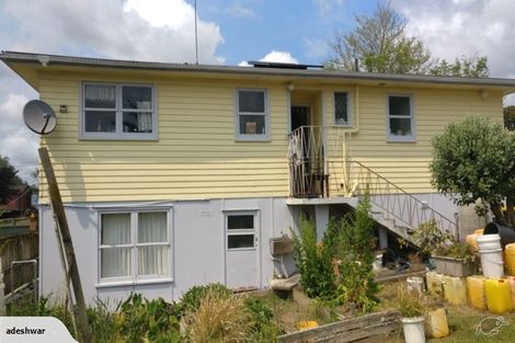 Photo of property in 46 Larnoch Road, Henderson, Auckland, 0610