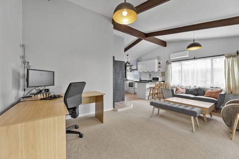 Photo of property in 2/180 Henderson Valley Road, Henderson, Auckland, 0612