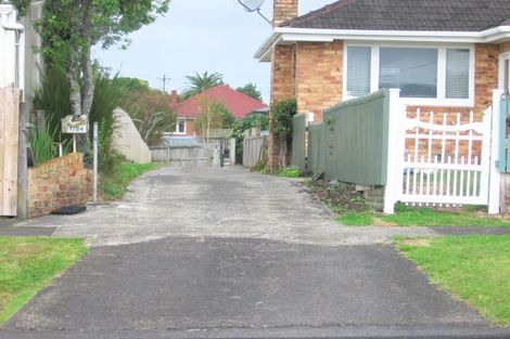 Photo of property in 1/24 Kamara Road, Glen Eden, Auckland, 0602