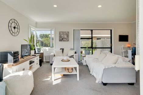 Photo of property in 2/18 Milton Road, Orewa, 0931