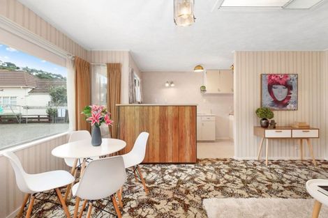 Photo of property in 10/171f Queens Drive, Lyall Bay, Wellington, 6022