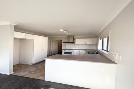 Photo of property in 48 Bodi Place, Te Atatu South, Auckland, 0610
