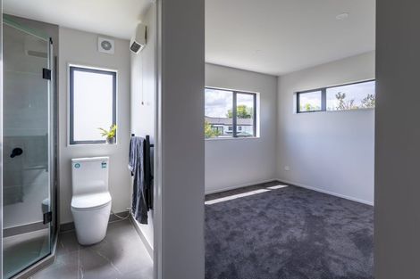 Photo of property in 7/11 Karamu Street, Te Atatu Peninsula, Auckland, 0610