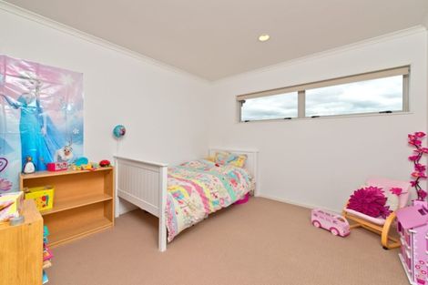 Photo of property in 16 Lake Drive, Karaka, Papakura, 2113
