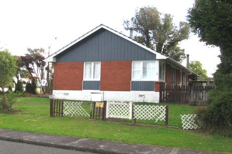 Photo of property in 2 Dawnhaven Drive, Te Atatu Peninsula, Auckland, 0610