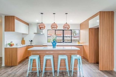 Photo of property in 8/17 Neta Grove, Henderson, Auckland, 0612
