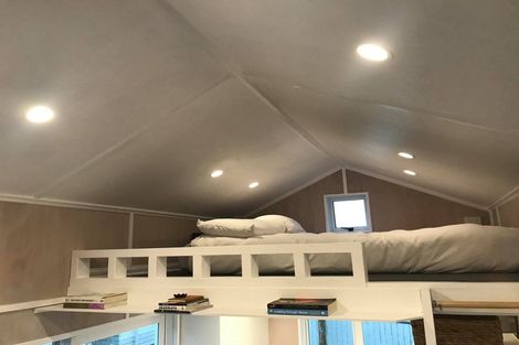 Photo of property in 39 Stewart Drive, Newlands, Wellington, 6037