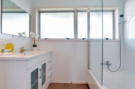 Photo of property in 10 Bendale Place, Papatoetoe, Auckland, 2025