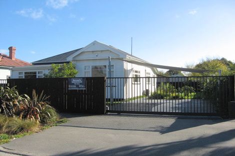 Photo of property in 17 Defoe Place, Waltham, Christchurch, 8023