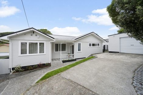 Photo of property in 76 Clyde Street, Island Bay, Wellington, 6023