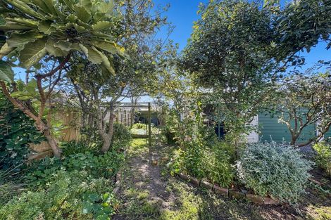 Photo of property in 9 Elizabeth Street, Moera, Lower Hutt, 5010