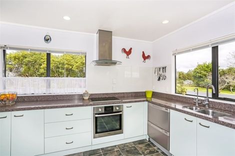 Photo of property in 150 Kaipara Road, Papakura, 2582