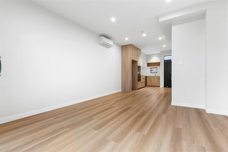 Photo of property in 15 Kuaha Road, Massey, Auckland, 0614