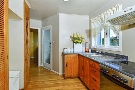 Photo of property in 5 Waverley Avenue, Glenfield, Auckland, 0629