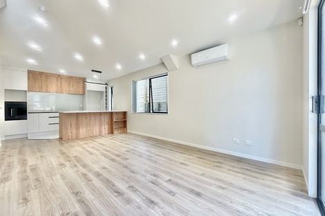 Photo of property in 8a Nandana Drive, Glen Eden, Auckland, 0602