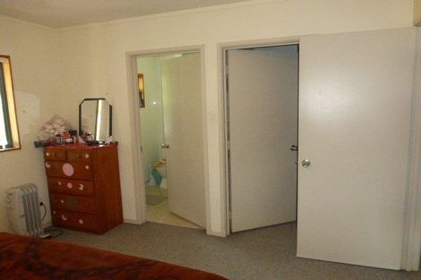 Photo of property in 50a Edmonton Road, Henderson, Auckland, 0612