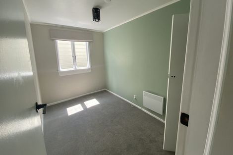 Photo of property in 108 Onepu Road, Lyall Bay, Wellington, 6022