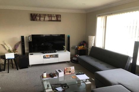 Photo of property in 52 Churchill Avenue, Manurewa, Auckland, 2102