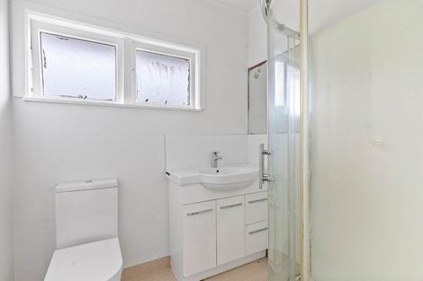 Photo of property in 2/13 Ocean View Road, Hillcrest, Auckland, 0627