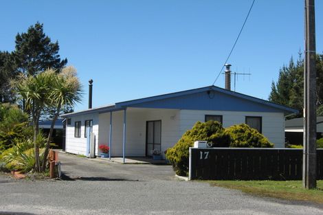 Photo of property in 17 Coates Street, Westport, 7825