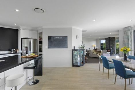 Photo of property in 29 Whitcombe Place, Darfield, 7571
