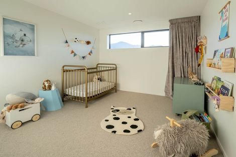 Photo of property in 34 Minaret Ridge, Wanaka, 9305