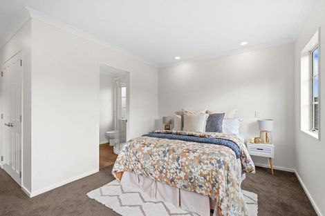 Photo of property in 14 Olliver Grove, Waikanae Beach, Waikanae, 5036