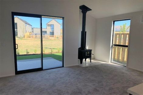 Photo of property in 5 Matakanui Lane, Wanaka, 9305