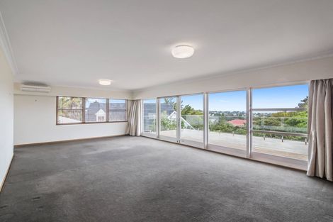 Photo of property in 30a Geoffrey Road, Torbay, Auckland, 0630