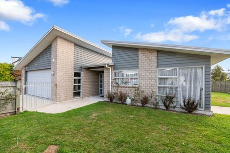 Photo of property in 32d Robinson Avenue, Holdens Bay, Rotorua, 3010