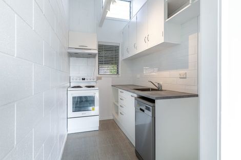 Photo of property in 5a Dolbear Street, Titirangi, Auckland, 0604